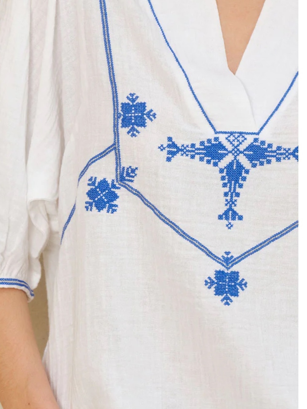 M.A.B.E Vivien Embroidered Top in Blue *NWT* Size Medium - Picture 3 of 7
